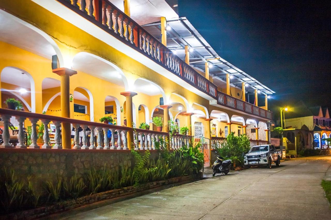 Hotel San Miguel Flores Exterior photo